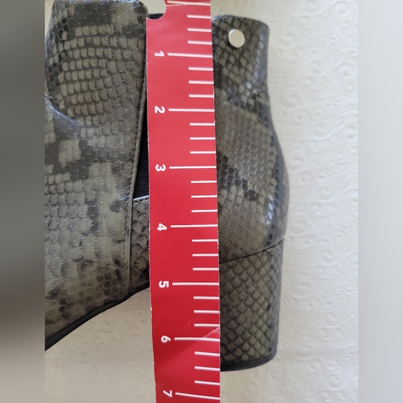 Calvin Klein Fiona Black/Army Green Snake Embossed block heel Bootie Women's 8.5 - Picture 5 of 11